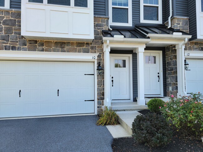 Foto del edificio - 10 Glenbrook Ct