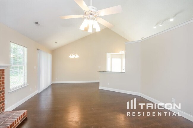 Foto del edificio - 3226 Twin Falls Ln