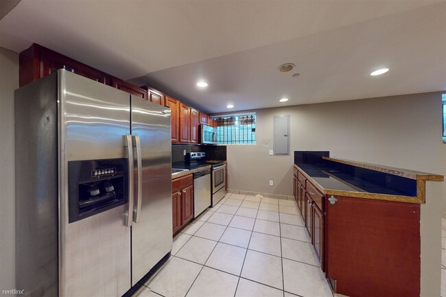 Foto del edificio - 3 br, 3 bath 4plex - 1858 N 16TH ST Unit B
