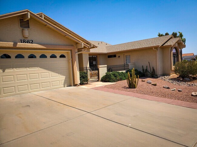 Building Photo - Perfect & Newly Updated Vacation Home, in ...