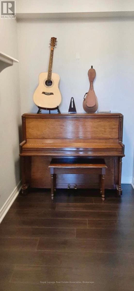 Building Photo - 339 Rathburn Rd W