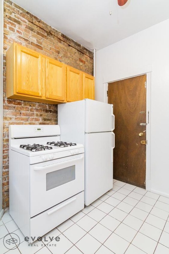 Primary Photo - 1210 N Dearborn St