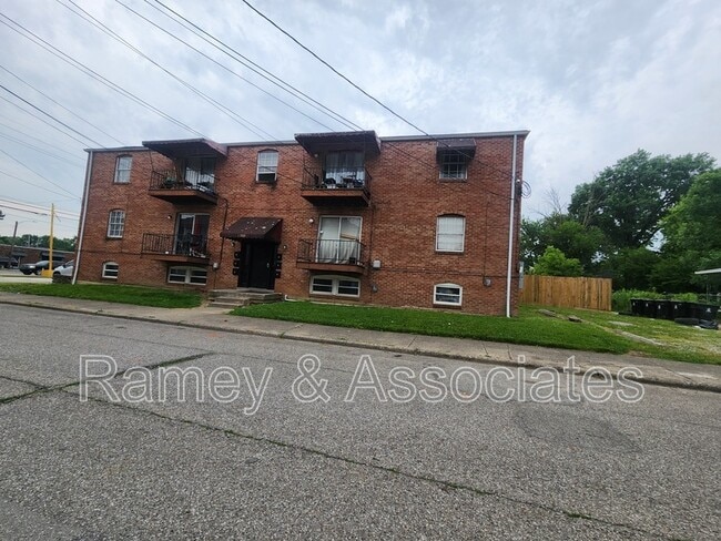 Photo - 1300 Oakwood Ave Apartment