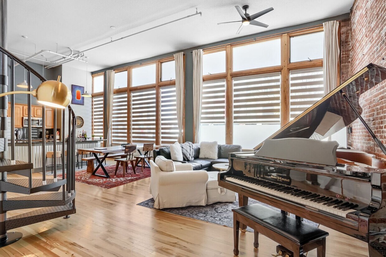 Stylish RiNo Retreat w/ Piano + Workspace - Stylish RiNo Retreat w/ Piano + Workspace