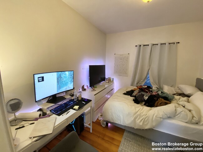 Building Photo - 52 Delle Ave