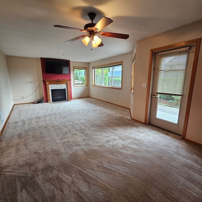 Foto del edificio - Elegant Accessible 3 Bedroom Home with Pri...
