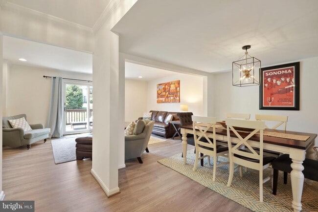 Building Photo - 11 Donagh Ct