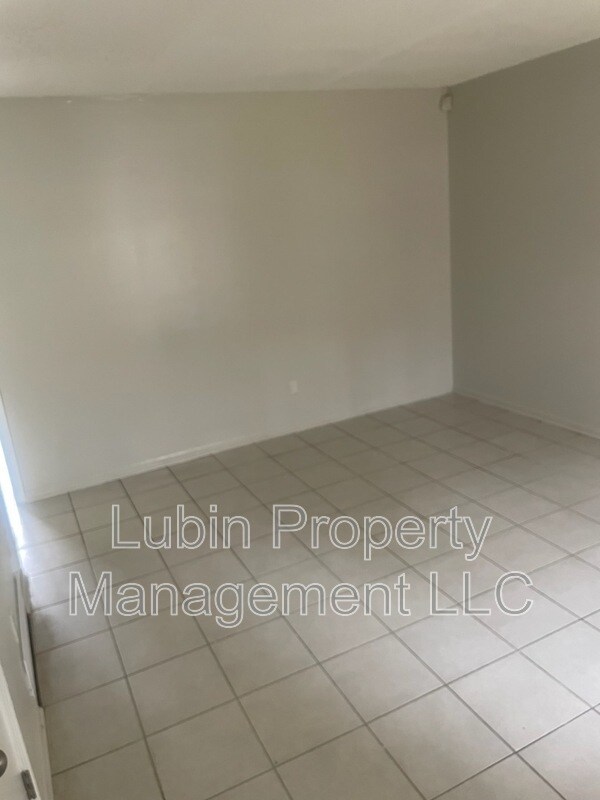 Building Photo - 3606 Voltaire Ave
