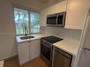 Building Photo - 1205 SW 13th St