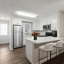 Building Photo - Aurora