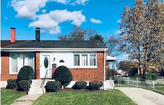 Primary Photo - 3 Bedroom 2.5 SemiDetached Home