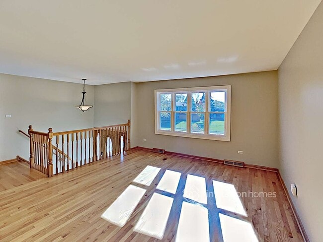 Building Photo - 13601 Cherry Ln