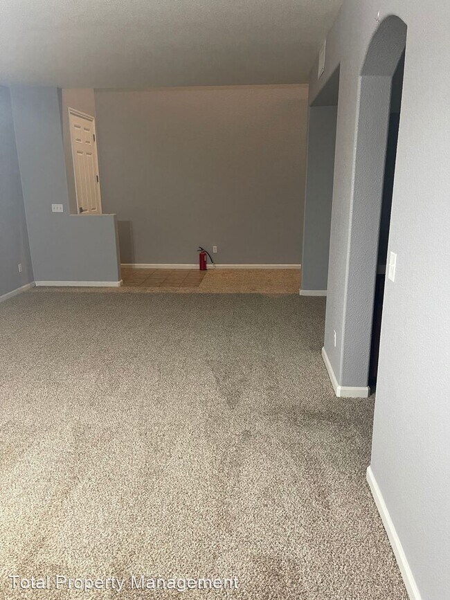 Foto del edificio - 5 br, 2.5 bath House - 4134 W Harold Ct.