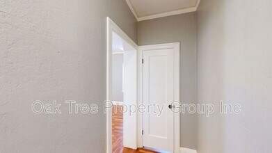 Building Photo - 450 40th St