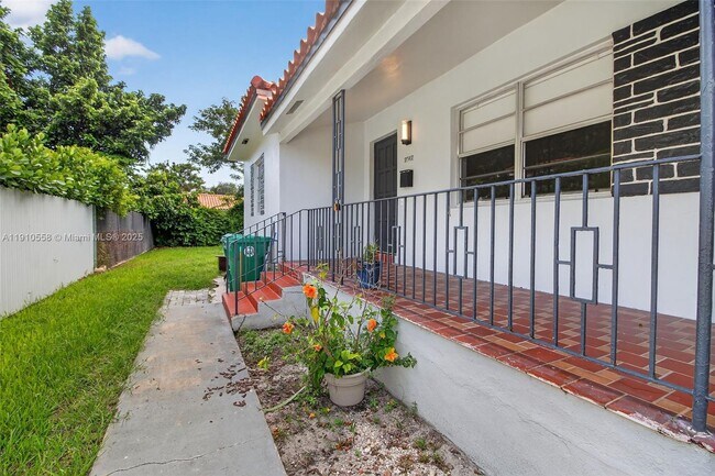 Foto del edificio - 2744 SW 23rd Terrace