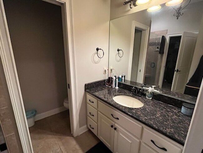 Foto del edificio - Charming 2-bedroom, 2-bath condo