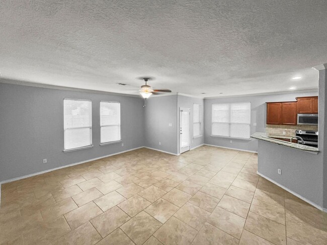 Building Photo - Freshly painted 2story Lennar home