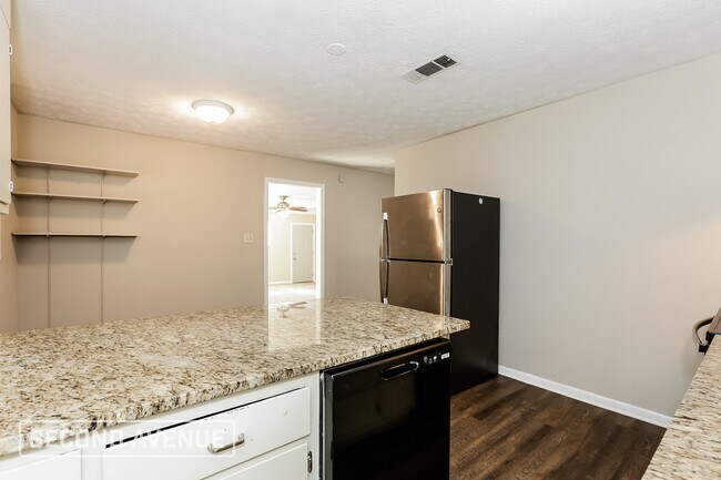 Foto del edificio - 2053 Chestnut Log Dr