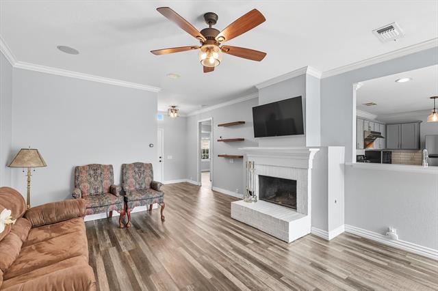 Foto del edificio - 3103 Creekwood Dr