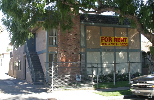 Building Photo - 14831 Delano St