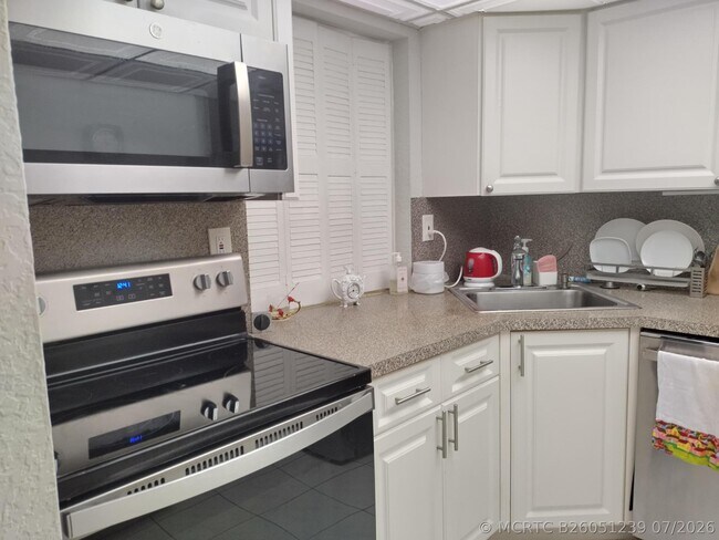 Building Photo - 2101 Atlantic Shores Blvd