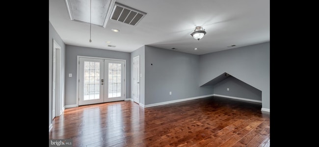 Building Photo - 5085 Twinbrook Run Dr