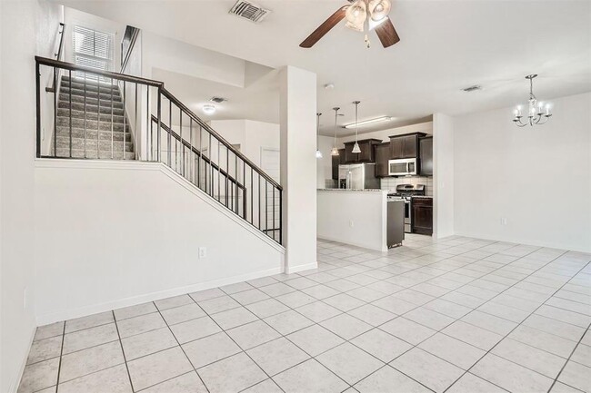 Foto del edificio - 1620 Bryant Dr