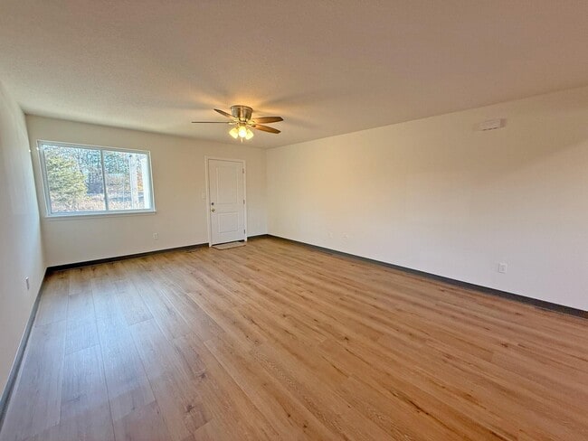 Foto del edificio - 8125 N Brown Station Rd