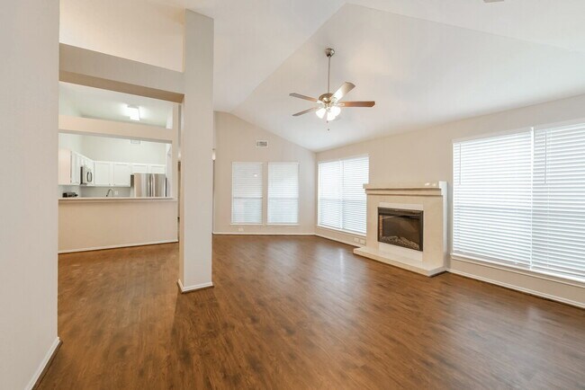 Foto del edificio - 13819 Smokey Trail Dr