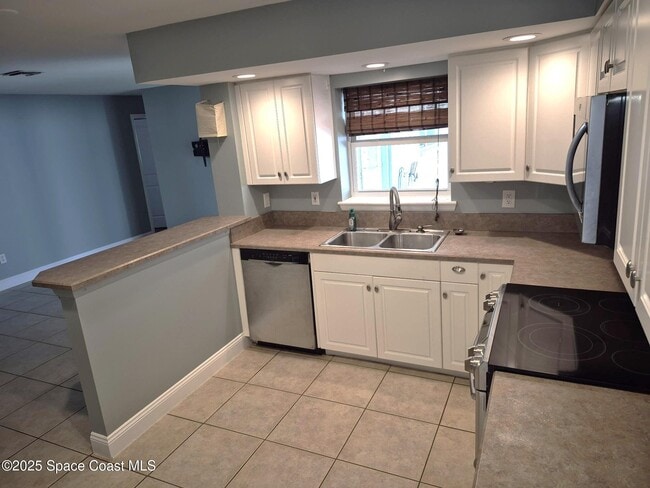 Foto del edificio - 120 Holiday Ln