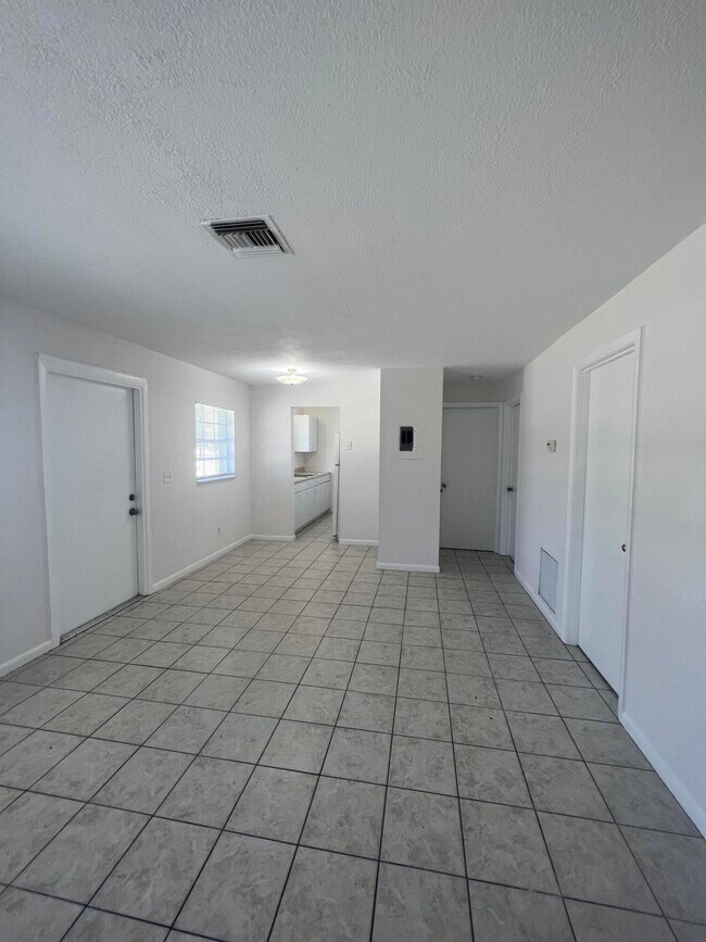 Foto del edificio - 570 13th Pl