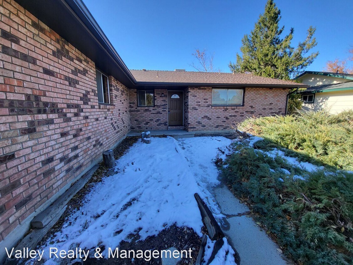 2 br, 2 bath House 1704 Pyrenees House Rental in Carson City, NV