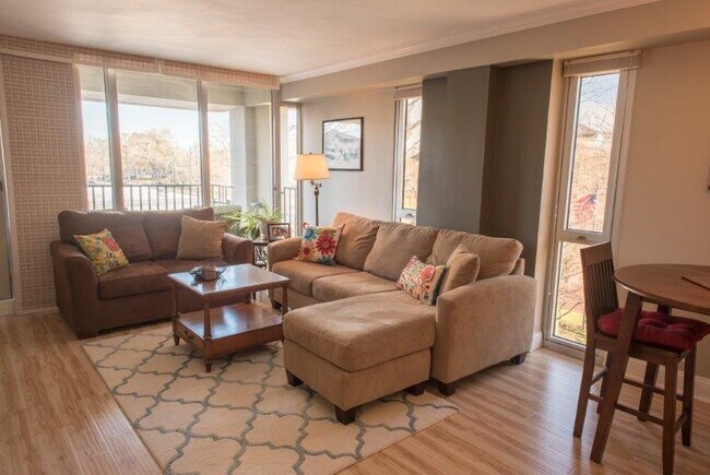 Photo - 1960 N Lincoln Park W Apartment