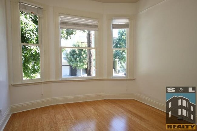 Building Photo - 2 bedroom in San Francisco CA 94110
