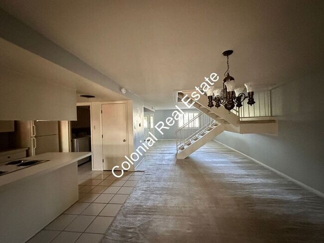 Foto del edificio - Spacious and unique 3 bedroom 2 and a half...