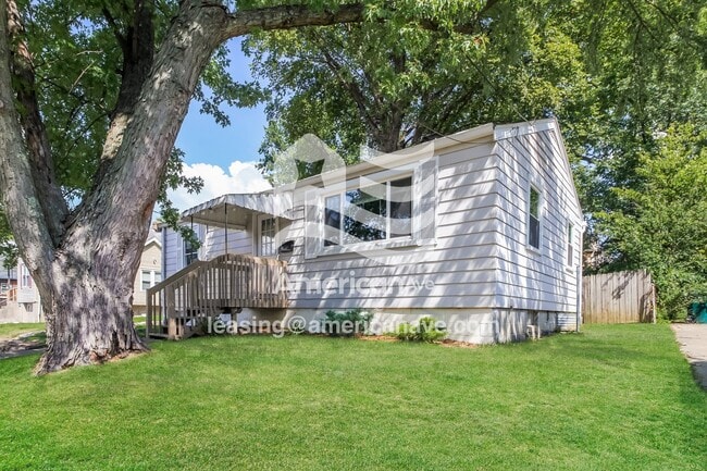 Building Photo - 1726 Gellenbeck St