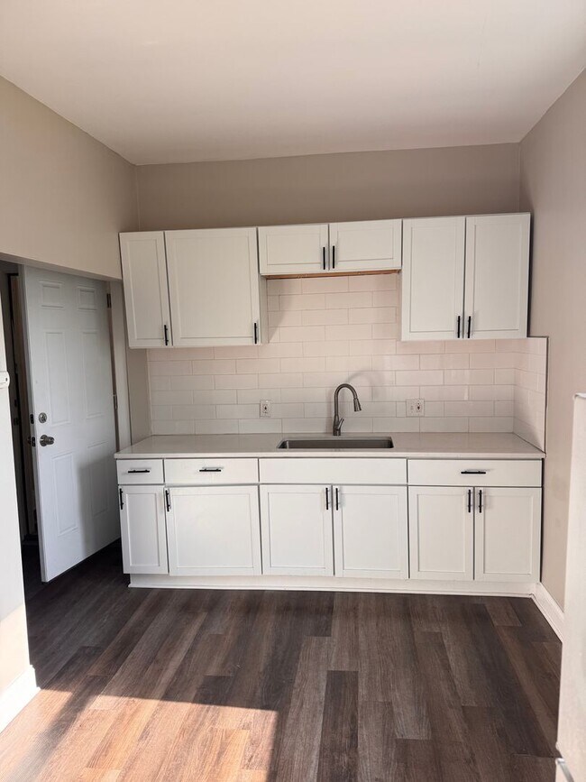 Building Photo - 4518 McGregor Ave