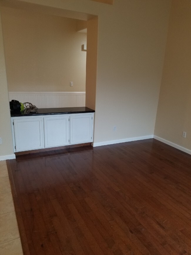 Building Photo - 1376 Ivy Way
