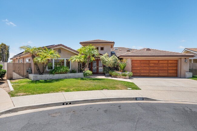 Foto del edificio - Custom Single Story in coveted Alvarado Es...
