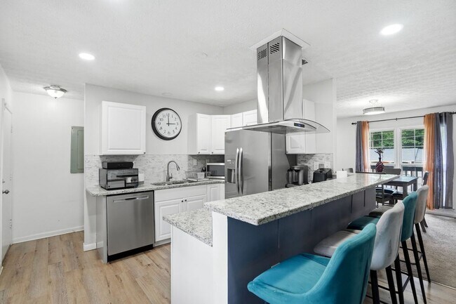 Foto del edificio - 405 King Arthur Ct