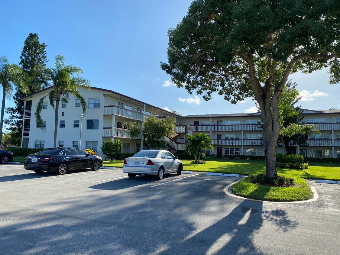 171 Fanshaw E, Boca Raton, FL 33434 Condo for Rent in Boca Raton, FL
