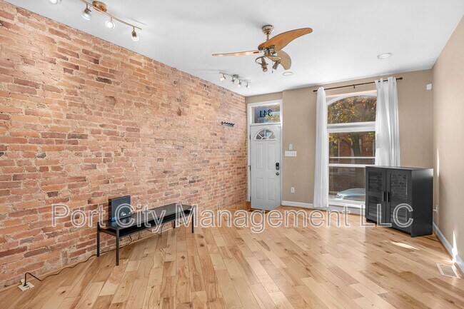 Foto del edificio - 341 S Macon St.