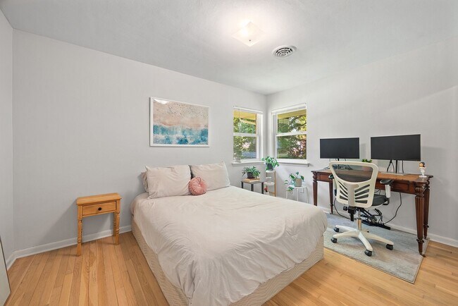Foto del edificio - 504 Kirkwood Ln