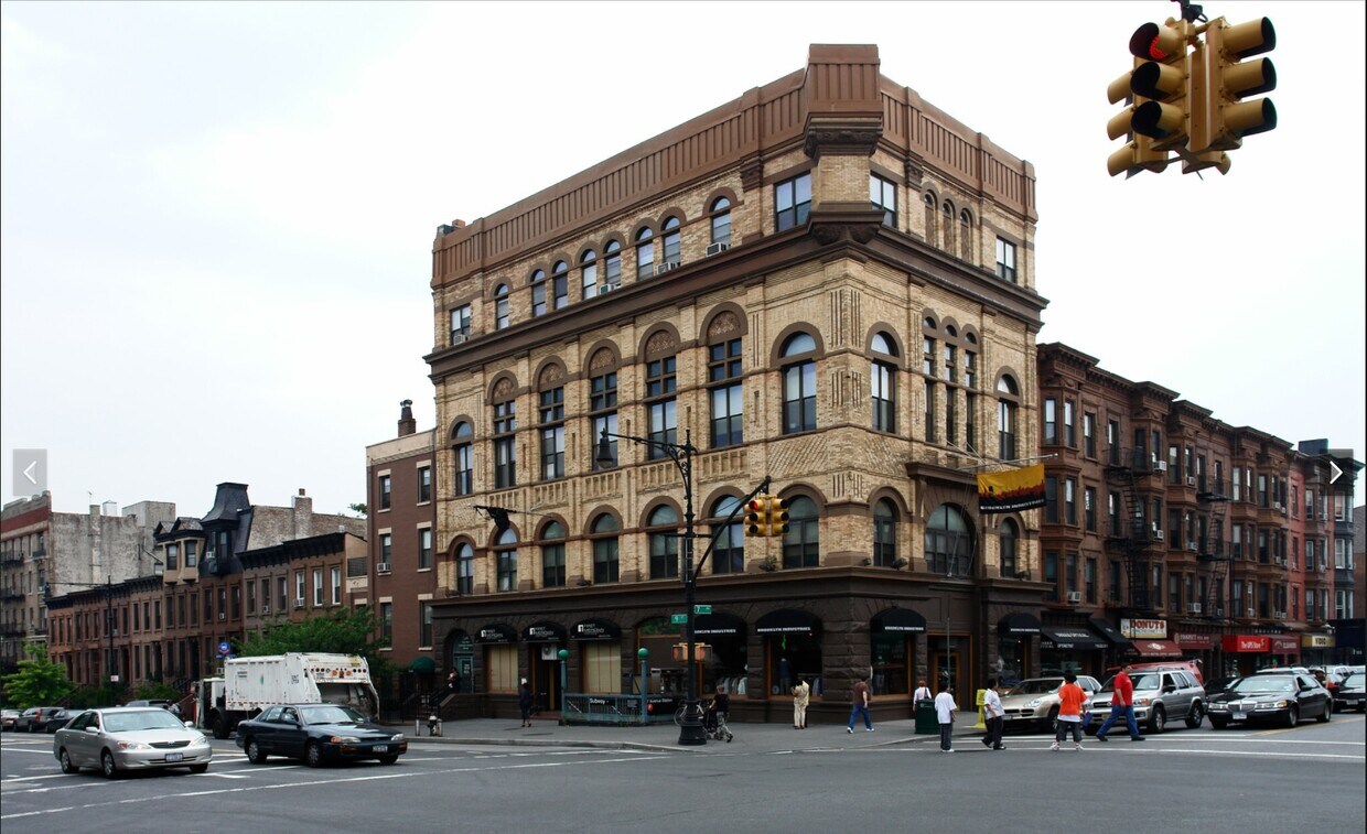 Primary Photo - 439 9th St