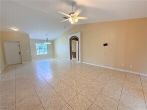 Building Photo - 906 SW 9th Ct