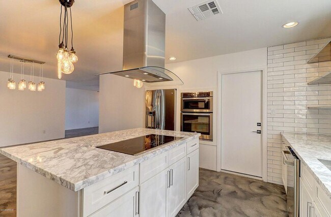 Building Photo - Fabulous, Remodeled Top to Bottom house!!!!