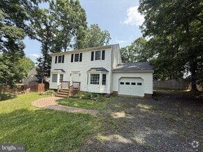 Building Photo - 845 Stonewall Ln
