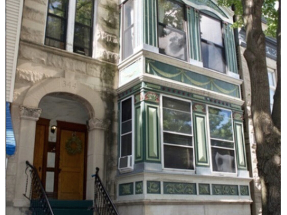 2014 W Roscoe St Unit 2, Chicago, IL 60618 Room for Rent in Chicago