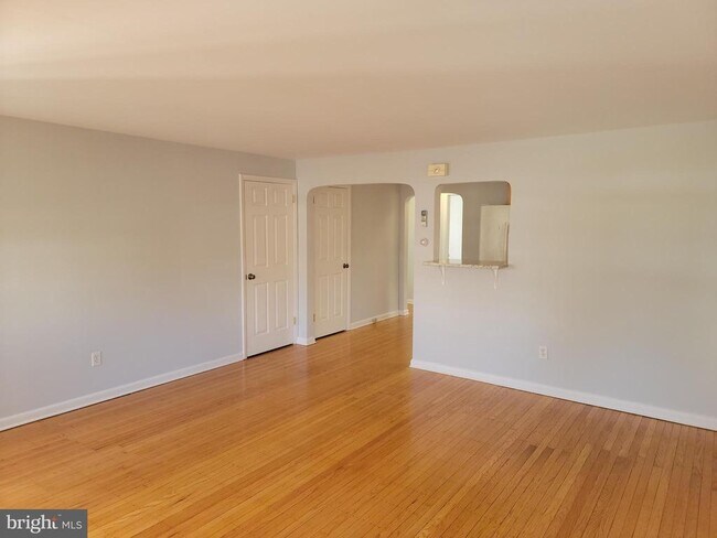 Foto del edificio - 230 N Essex Ave