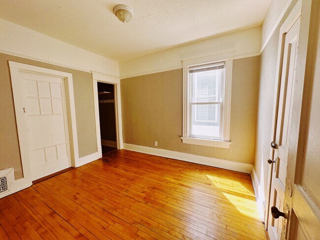 Foto del edificio - 2531 N Murray Ave